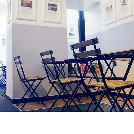 M&J Place Hostel Рим Экстерьер фото