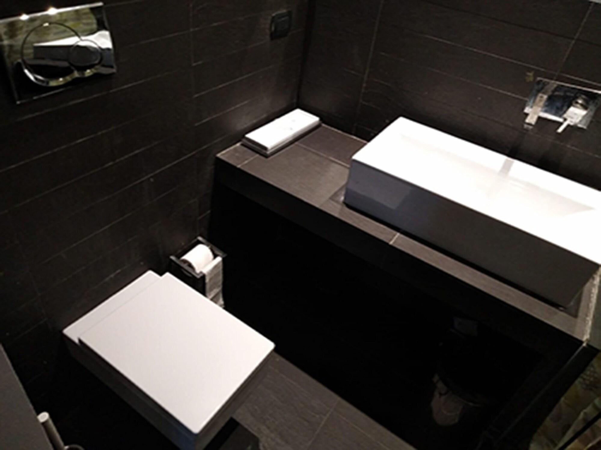 M&J Place Hostel Рим Экстерьер фото