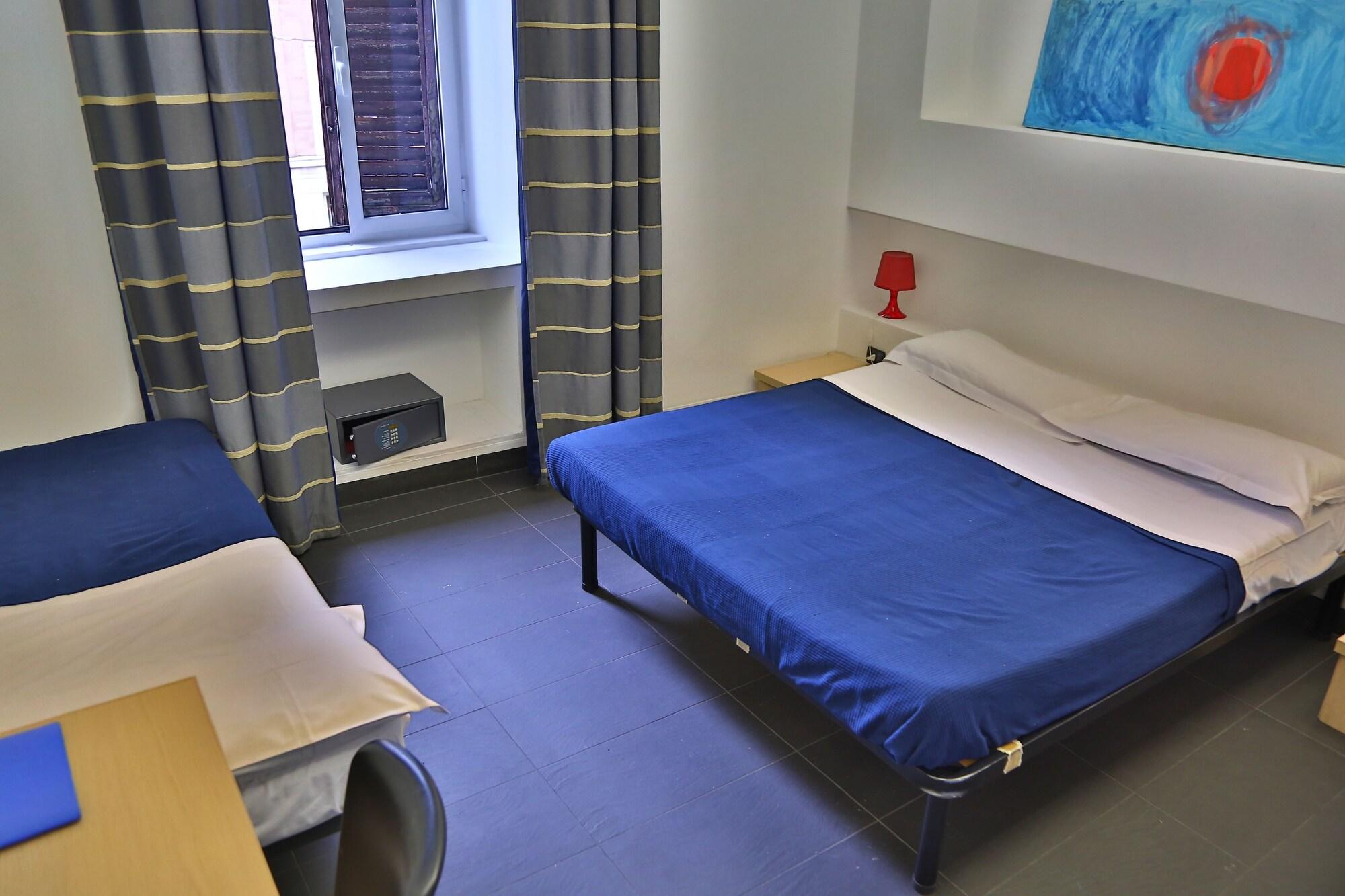 M&J Place Hostel Рим Экстерьер фото