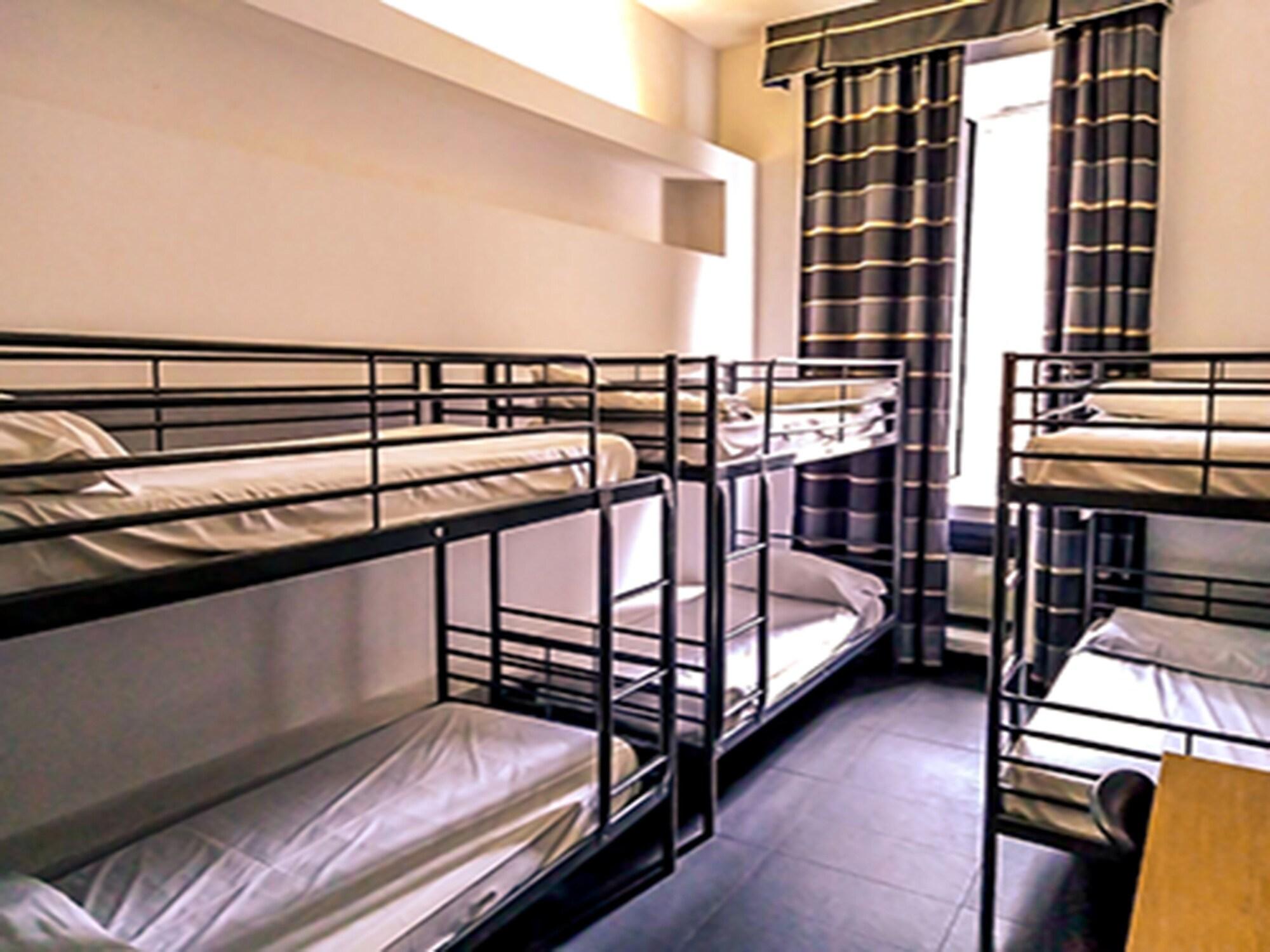 M&J Place Hostel Рим Экстерьер фото