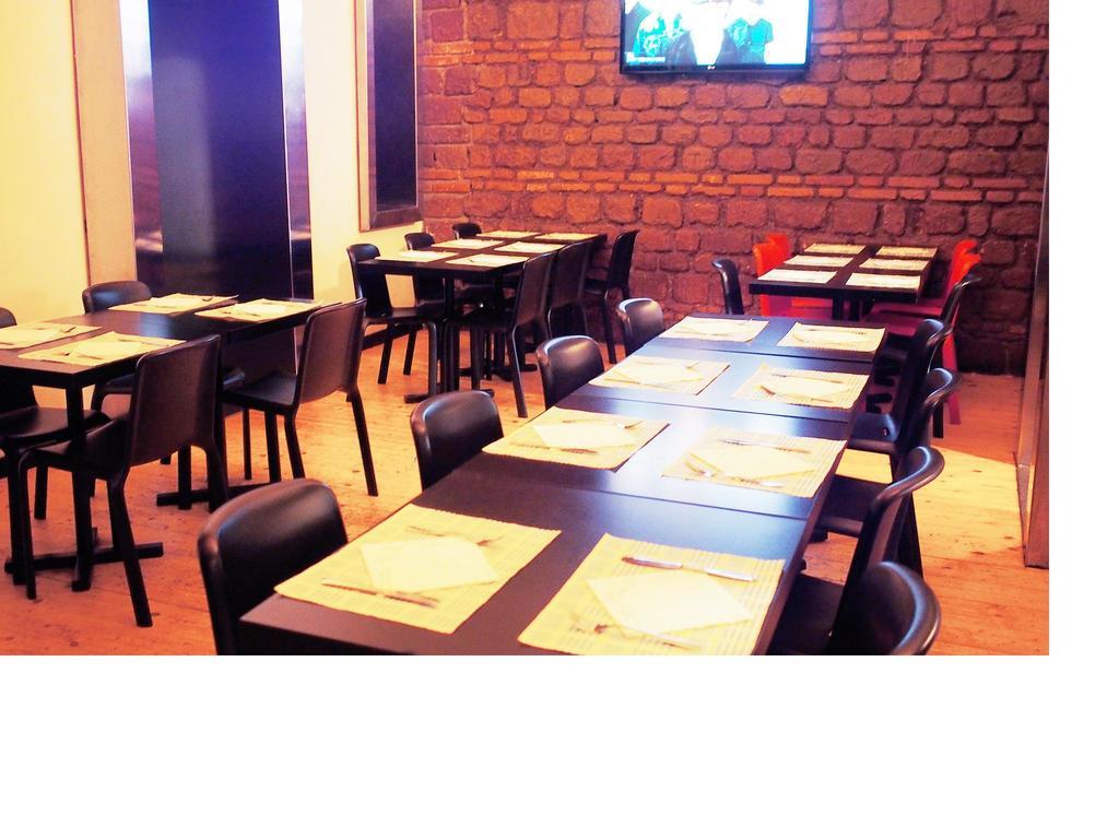 M&J Place Hostel Рим Экстерьер фото